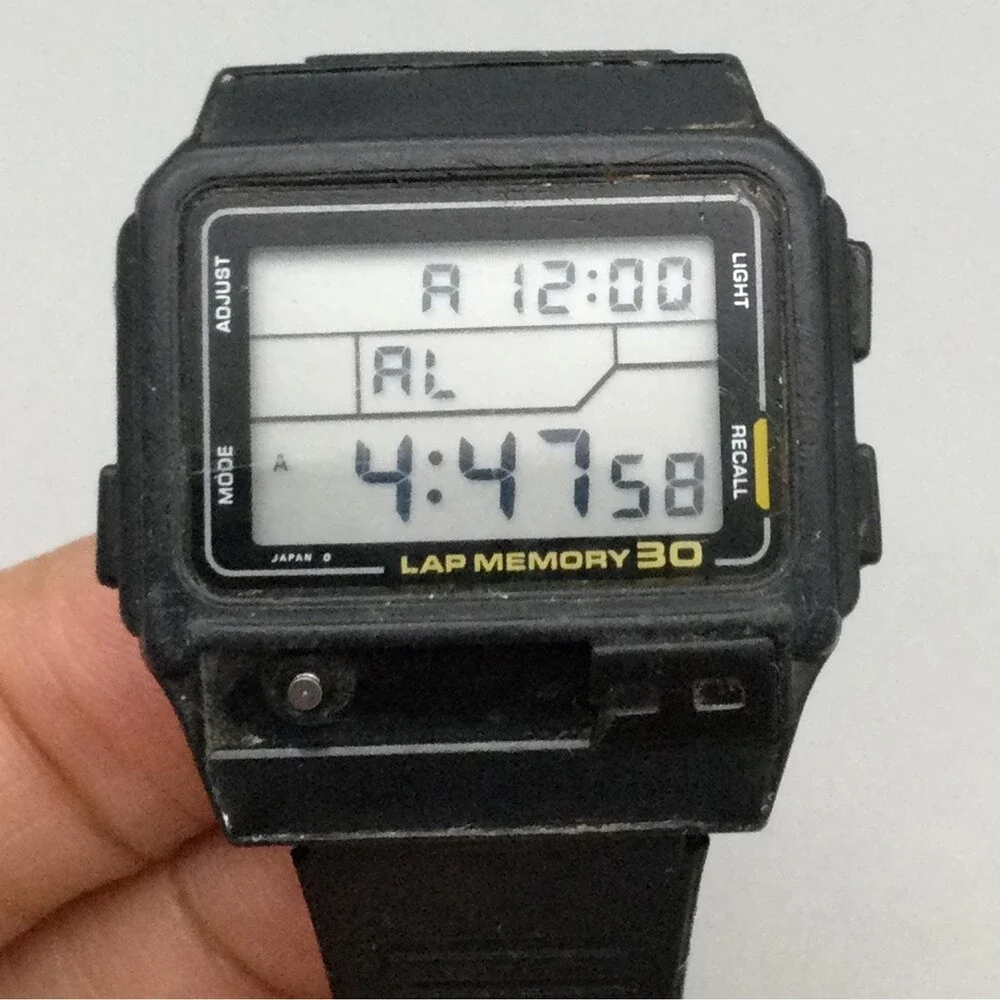 Vintage Casio 503 SDB-300W Mens Watch 35mm New Battery Runs NEEDS REPAIR